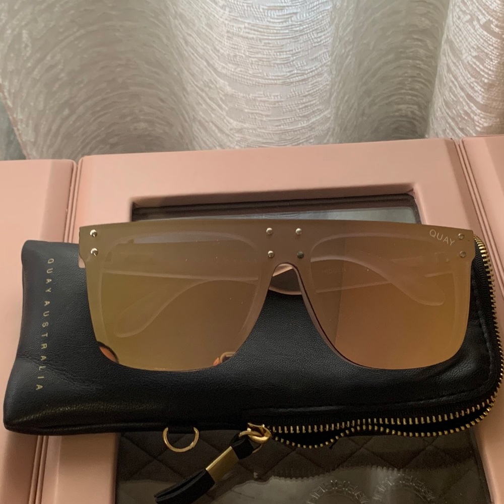 Quay sunglasses !